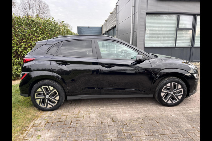 Hyundai Kona EV Fashion Design 64 kWh