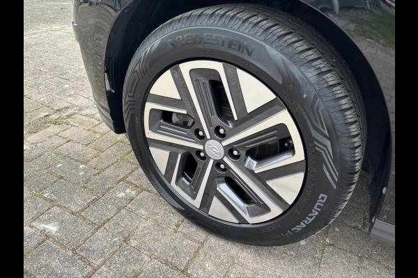 Hyundai Kona EV Fashion Design 64 kWh