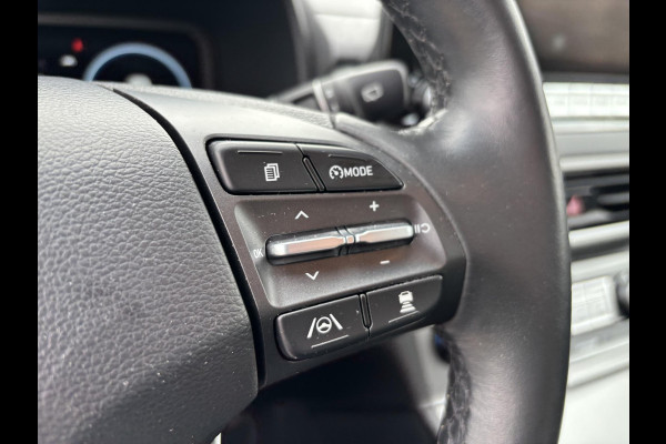 Hyundai Kona EV Fashion Design 64 kWh