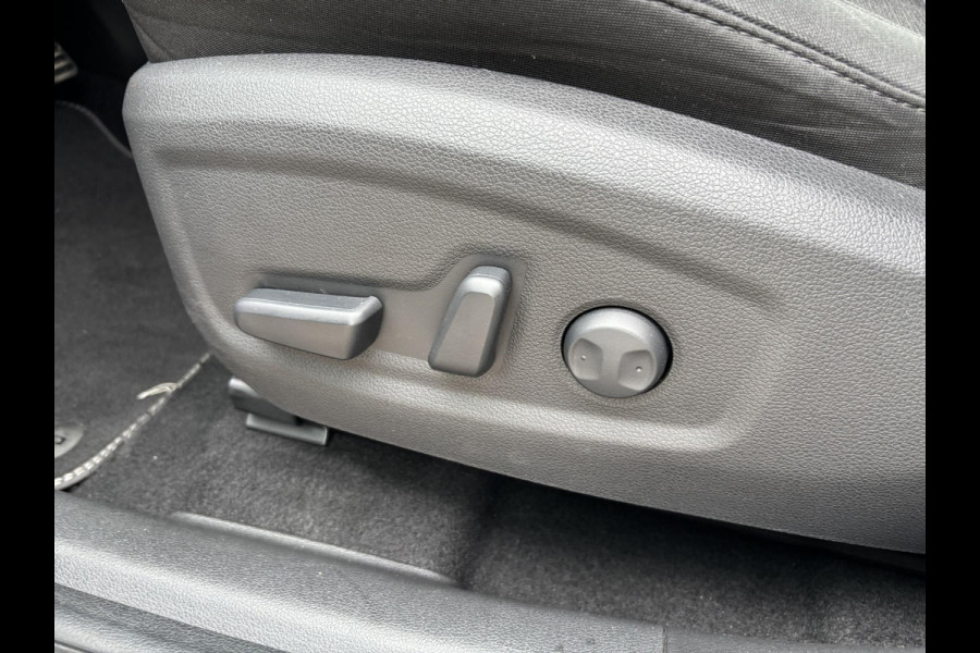 Hyundai Kona EV Fashion Design 64 kWh