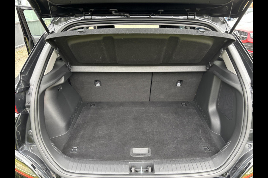 Hyundai Kona EV Fashion Design 64 kWh