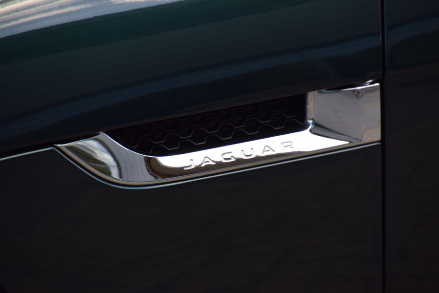 Jaguar F-Type 3.0 V6 RWD R-Dynamic | British Racing Green |