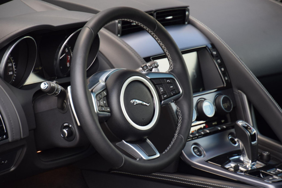 Jaguar F-Type 3.0 V6 RWD R-Dynamic | British Racing Green |