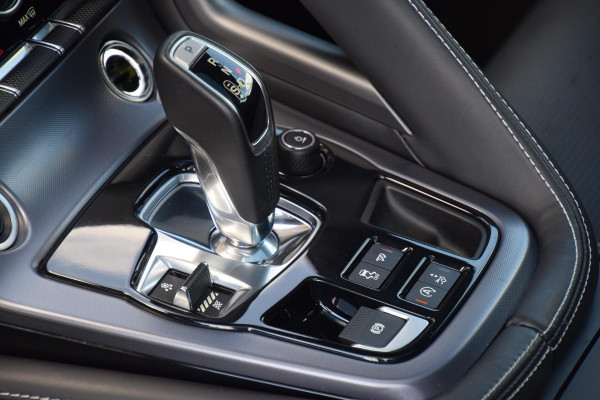 Jaguar F-Type 3.0 V6 RWD R-Dynamic | British Racing Green |