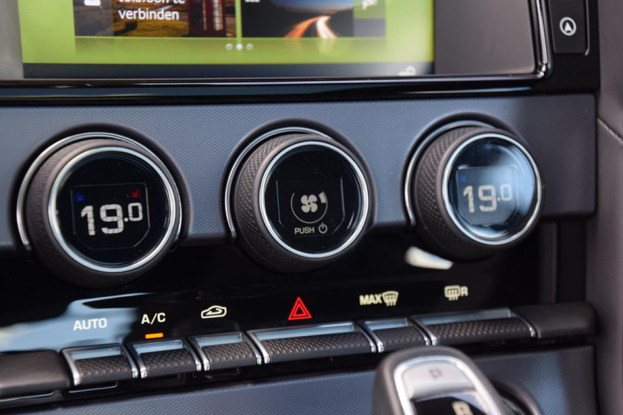 Jaguar F-Type 3.0 V6 RWD R-Dynamic | British Racing Green |