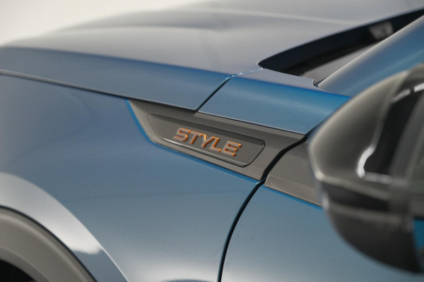 Peugeot 2008 Hybrid 136 e-DCS6 Style | Apple Carplay | Parkeersensoren | Climate control