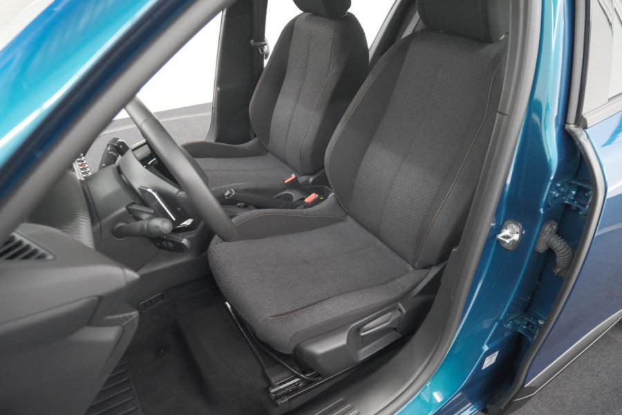 Peugeot 2008 Hybrid 136 e-DCS6 Style | Apple Carplay | Parkeersensoren | Climate control