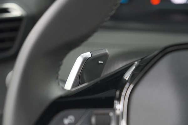 Peugeot 2008 Hybrid 136 e-DCS6 Style | Apple Carplay | Parkeersensoren | Climate control