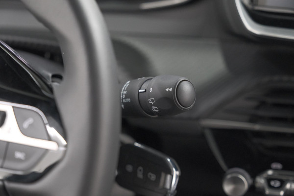 Peugeot 2008 Hybrid 136 e-DCS6 Style | Apple Carplay | Parkeersensoren | Climate control