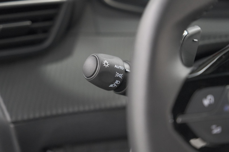 Peugeot 2008 Hybrid 136 e-DCS6 Style | Apple Carplay | Parkeersensoren | Climate control