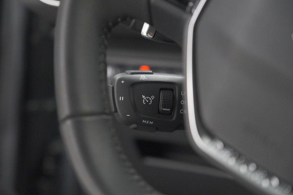 Peugeot 3008 1.6 HYbrid 225 Blue Lease Allure | Camera | Adaptieve Cruise Control | Dodehoekdetectie | Allseason Banden