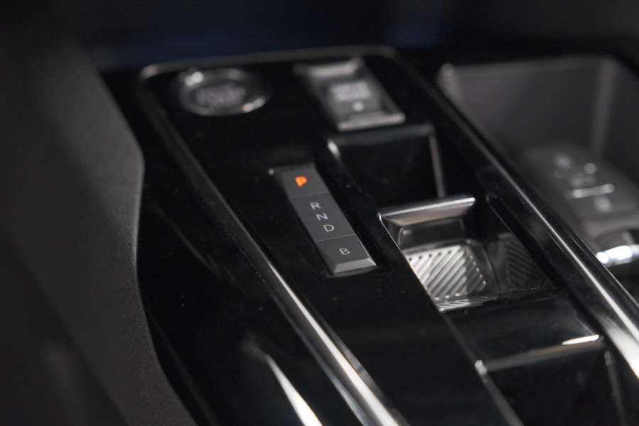 Peugeot 3008 1.6 HYbrid 225 Blue Lease Allure | Camera | Adaptieve Cruise Control | Dodehoekdetectie | Allseason Banden