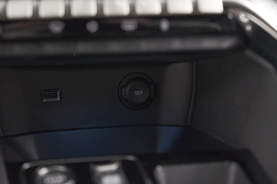 Peugeot 3008 1.6 HYbrid 225 Blue Lease Allure | Camera | Adaptieve Cruise Control | Dodehoekdetectie | Allseason Banden