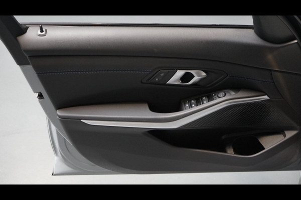 BMW 3 Serie 318i M-Sport AUTOMAAT-ALCANTARA-CARPLAY-CRUISE-DAB-LED-NAVI-M BROOKLYN GREY-SHADOW LINE-Etc.