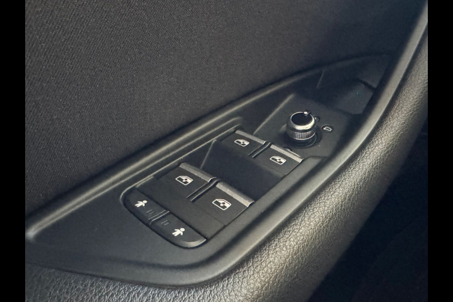 Audi A4 Avant 35 TFSI 2.0 150PK S-TRONIC SPORT EDITION NAVI/PDC/LED