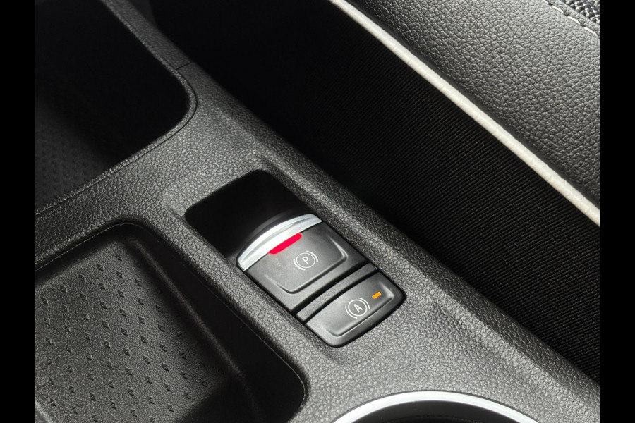 Renault Captur 1.3 TCe 130 Intens | Sfeerverlichting | Automaat | Parkeer camera | Keyless