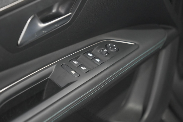 Peugeot 3008 PureTech 130 EAT8 Allure | Camera | Adaptieve Cruise Control | Elektrische Kofferklep