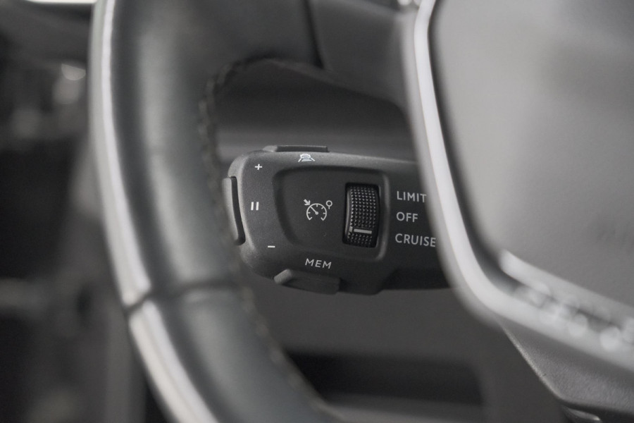 Peugeot 3008 PureTech 130 EAT8 Allure | Camera | Adaptieve Cruise Control | Elektrische Kofferklep