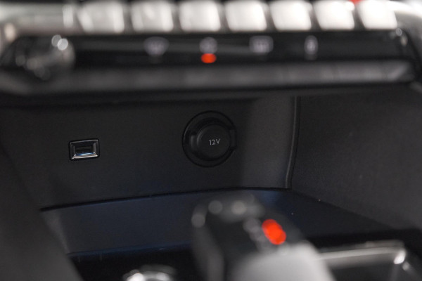 Peugeot 3008 PureTech 130 EAT8 Allure | Camera | Adaptieve Cruise Control | Elektrische Kofferklep