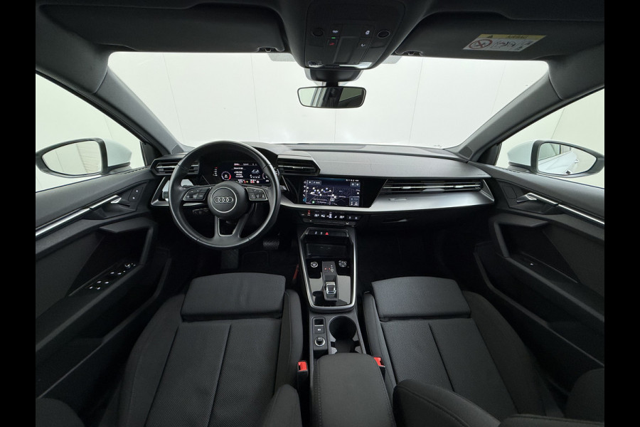 Audi A3 Sportback 30TFSI AUT-7 Adaptive-Cruise Navi Apple Carplay Android Sportstoelen LED-v+a PDC m.Hybrid Ecc Advanced Edition S-Troni Privacy Glas Lmv Led DAB Wifi Regensensor Rijstrooksensor Virtual Cockpit 1e Eigenaar Origineel Nederlandse Auto