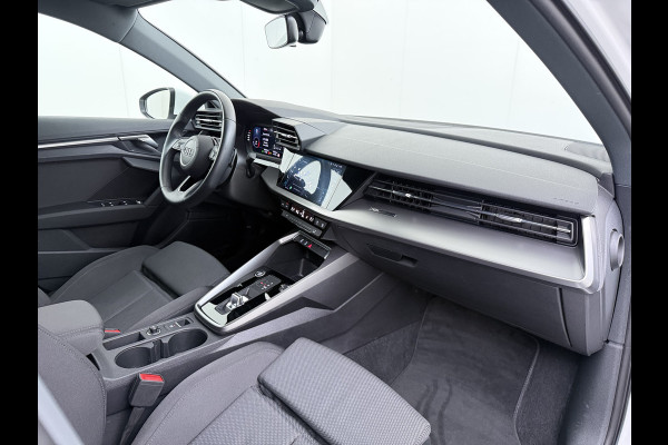 Audi A3 Sportback 30TFSI AUT-7 Adaptive-Cruise Navi Apple Carplay Android Sportstoelen LED-v+a PDC m.Hybrid Ecc Advanced Edition S-Troni Privacy Glas Lmv Led DAB Wifi Regensensor Rijstrooksensor Virtual Cockpit 1e Eigenaar Origineel Nederlandse Auto