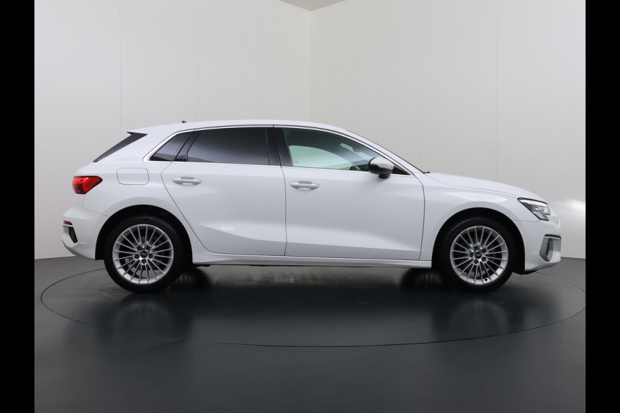 Audi A3 Sportback 30TFSI AUT-7 Adaptive-Cruise Navi Apple Carplay Android Sportstoelen LED-v+a PDC m.Hybrid Ecc Advanced Edition S-Troni Privacy Glas Lmv Led DAB Wifi Regensensor Rijstrooksensor Virtual Cockpit 1e Eigenaar Origineel Nederlandse Auto