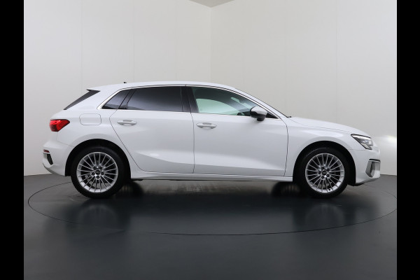 Audi A3 Sportback 30TFSI AUT-7 Adaptive-Cruise Navi Apple Carplay Android Sportstoelen LED-v+a PDC m.Hybrid Ecc Advanced Edition S-Troni Privacy Glas Lmv Led DAB Wifi Regensensor Rijstrooksensor Virtual Cockpit 1e Eigenaar Origineel Nederlandse Auto
