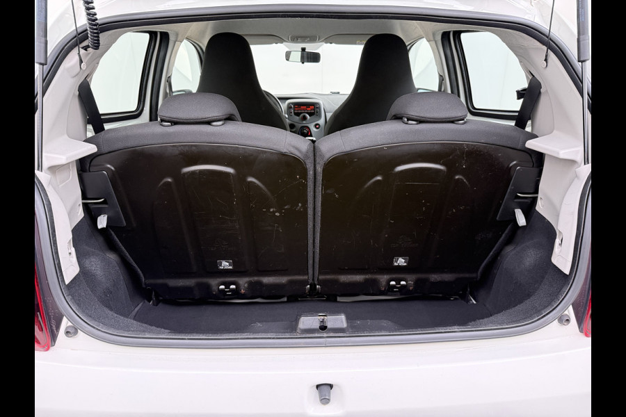 Peugeot 108 1.0 e-VTi 5Drs Airco Bluetooth Carkit Elek.Ramen Pack Premium Active Centrale vergrendeling Afstandsbediend Isofix Led USB ESP Origineel Nederlandse Auto