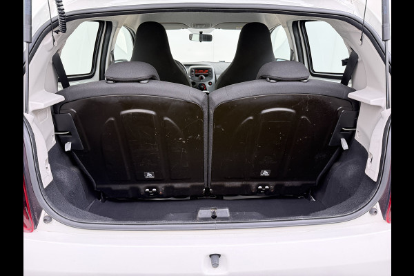 Peugeot 108 1.0 e-VTi 5Drs Airco Bluetooth Carkit Elek.Ramen Pack Premium Active Centrale vergrendeling Afstandsbediend Isofix Led USB ESP Origineel Nederlandse Auto