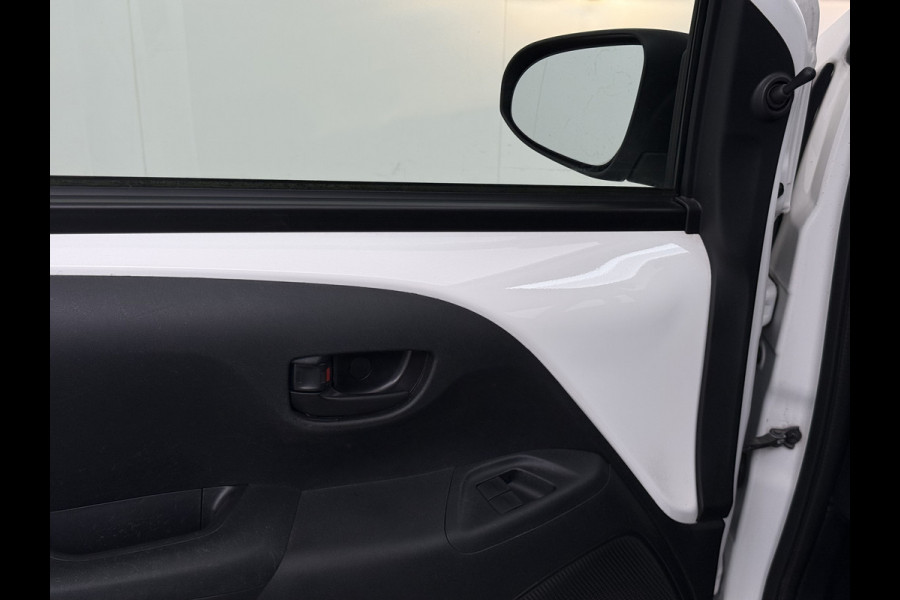 Peugeot 108 1.0 e-VTi 5Drs Airco Bluetooth Carkit Elek.Ramen Pack Premium Active Centrale vergrendeling Afstandsbediend Isofix Led USB ESP Origineel Nederlandse Auto