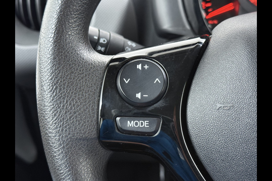 Peugeot 108 1.0 e-VTi 5Drs Airco Bluetooth Carkit Elek.Ramen Pack Premium Active Centrale vergrendeling Afstandsbediend Isofix Led USB ESP Origineel Nederlandse Auto