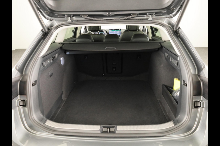 Škoda Superb Combi 1.5 TSI MHEV Business Edition 150pk | Navigatie | Premium Audio | 360° Camera |