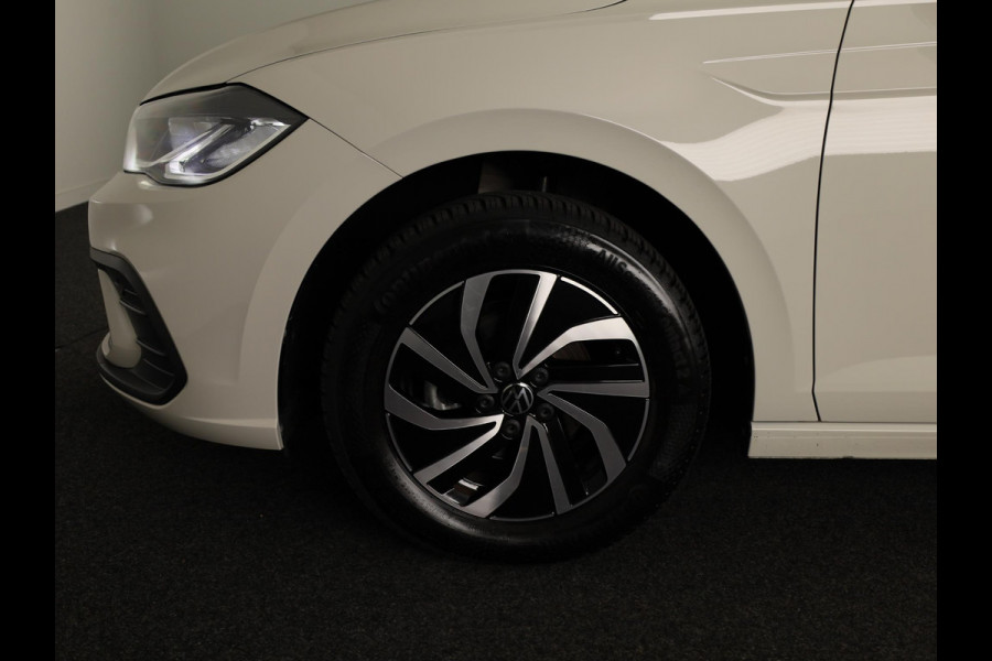 Volkswagen Polo 1.0 TSI Life Edition | Achteruitrijcamera | Airco | Navigatie | Apple carplay & android auto |