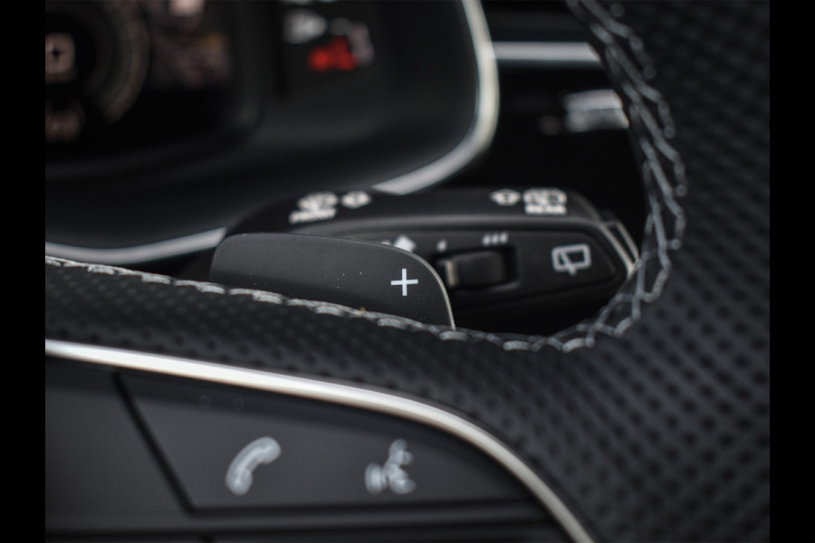 Audi Q8 60 TFSI e quattro Pro Line S Competition | B&O advanced | Audi exclusive | 5 jaar garantie | Panoramadak | massage stoelen | 4 wiel besturing | Alcantara hemel | Soft-close | Elektr. Trekhaak | Achteras besturing | Oled achterlichte