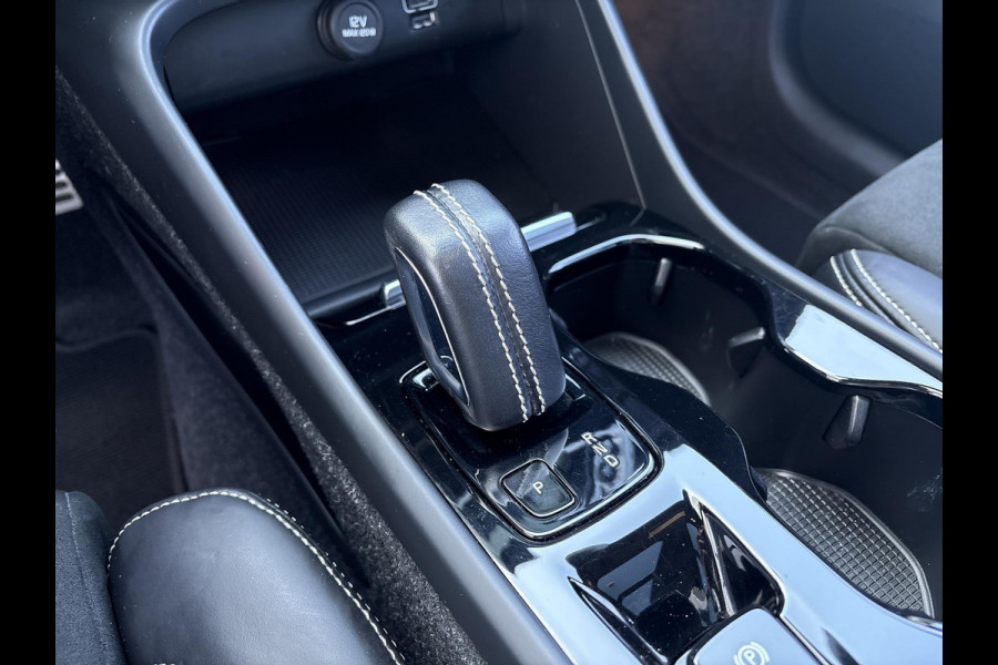 Volvo XC40 1.5 T2 R-Design | Panorama dak | Half leder