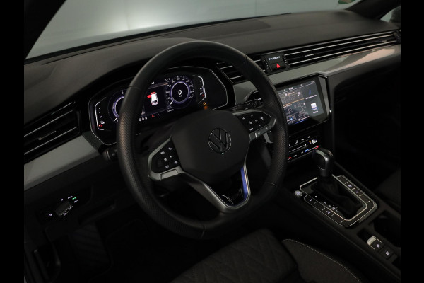 Volkswagen Passat Variant 1.4 TSI PHEV GTE Business 218PK | Camera| 17'LM-velgen |dodehoekspiegel| Alarm