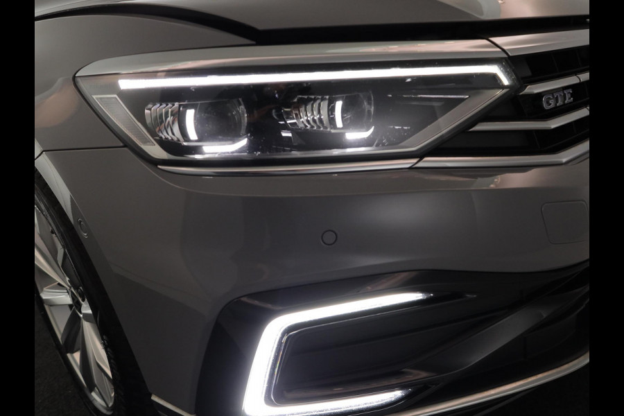 Volkswagen Passat Variant 1.4 TSI PHEV GTE Business 218PK | Camera| 17'LM-velgen |dodehoekspiegel| Alarm