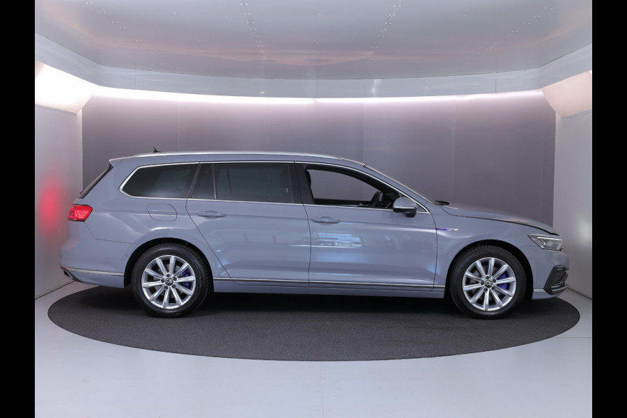 Volkswagen Passat Variant 1.4 TSI PHEV GTE Business 218PK | Camera| 17'LM-velgen |dodehoekspiegel| Alarm