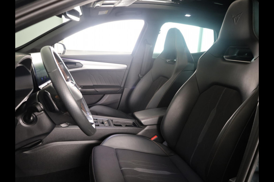 CUPRA Formentor 1.4 e-Hybrid Performance 245pk | Komt zaterdag 11 april binnen | Panoramadak | 19 inch Lichtmetalen velgen | Dode hoek detectie | Adaptieve cruise controle