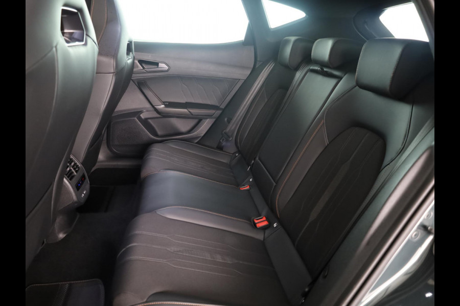 CUPRA Formentor 1.4 e-Hybrid Performance 245pk | Komt zaterdag 11 april binnen | Panoramadak | 19 inch Lichtmetalen velgen | Dode hoek detectie | Adaptieve cruise controle