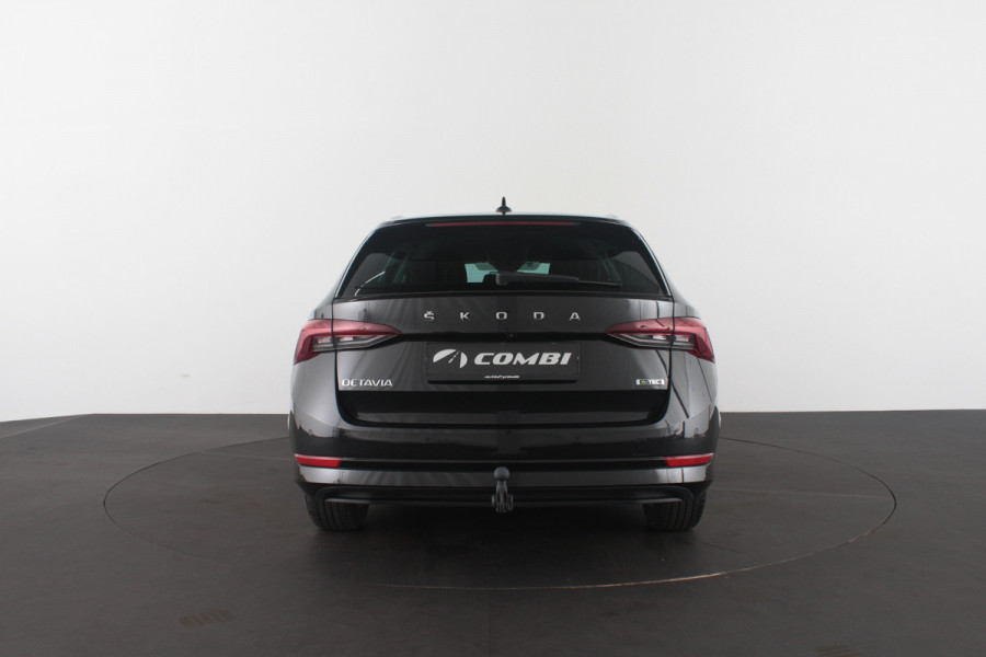 Škoda Octavia Combi 1.0 e-TSI Business > Trekhaak (zwenkbaar)/Camera/Stoelverwarming...