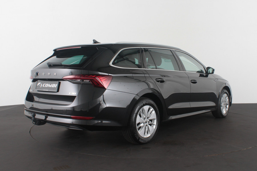 Škoda Octavia Combi 1.0 e-TSI Business > Trekhaak (zwenkbaar)/Camera/Stoelverwarming...