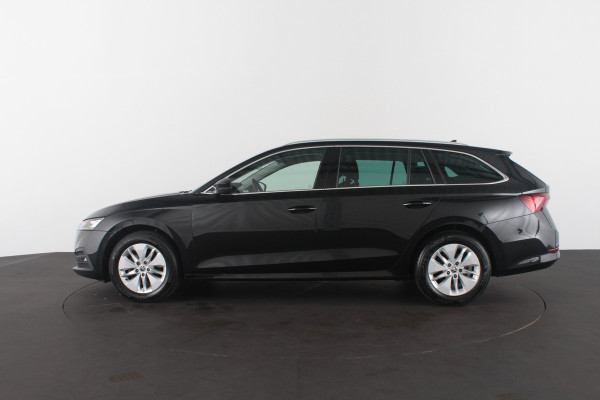 Škoda Octavia Combi 1.0 e-TSI Business > Trekhaak (zwenkbaar)/Camera/Stoelverwarming...