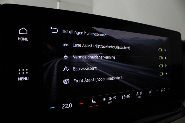 Škoda Octavia Combi 1.0 e-TSI Business > Trekhaak (zwenkbaar)/Camera/Stoelverwarming...