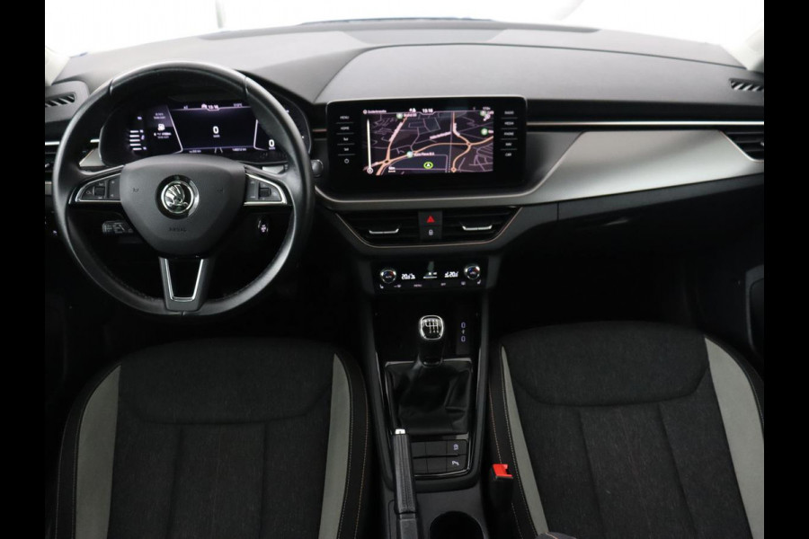 Škoda SCALA 1.0 TSI Business Edition | Panoramadak | Stoelverwarming | Adaptive cruise | Carplay | Full LED | Navigatie | Parkeerhulp | Climate control | DAB | Getint glas