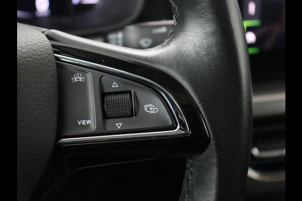 Škoda SCALA 1.0 TSI Business Edition | Panoramadak | Stoelverwarming | Adaptive cruise | Carplay | Full LED | Navigatie | Parkeerhulp | Climate control | DAB | Getint glas