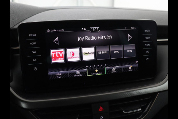 Škoda SCALA 1.0 TSI Business Edition | Panoramadak | Stoelverwarming | Adaptive cruise | Carplay | Full LED | Navigatie | Parkeerhulp | Climate control | DAB | Getint glas