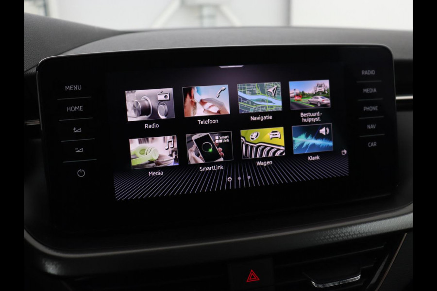 Škoda SCALA 1.0 TSI Business Edition | Panoramadak | Stoelverwarming | Adaptive cruise | Carplay | Full LED | Navigatie | Parkeerhulp | Climate control | DAB | Getint glas
