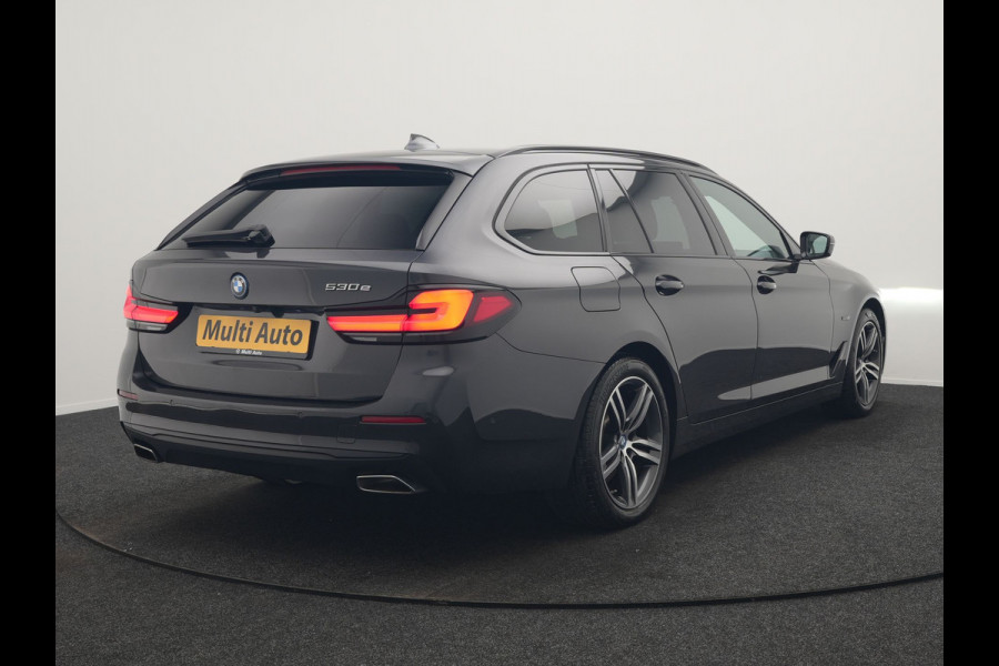 BMW 5 Serie Touring 530e High Executive PHEV 293pk Dealer O.H. Achteras besturing | Trekhaak Af Fabriek | Adaptive Cruise | Camera | Lederen Sportstoelen Memory & Verwarmd | Sfeerverlichting | Stuur Verwarmd | Blis | Apple Carplay | Navigatie | DAB |