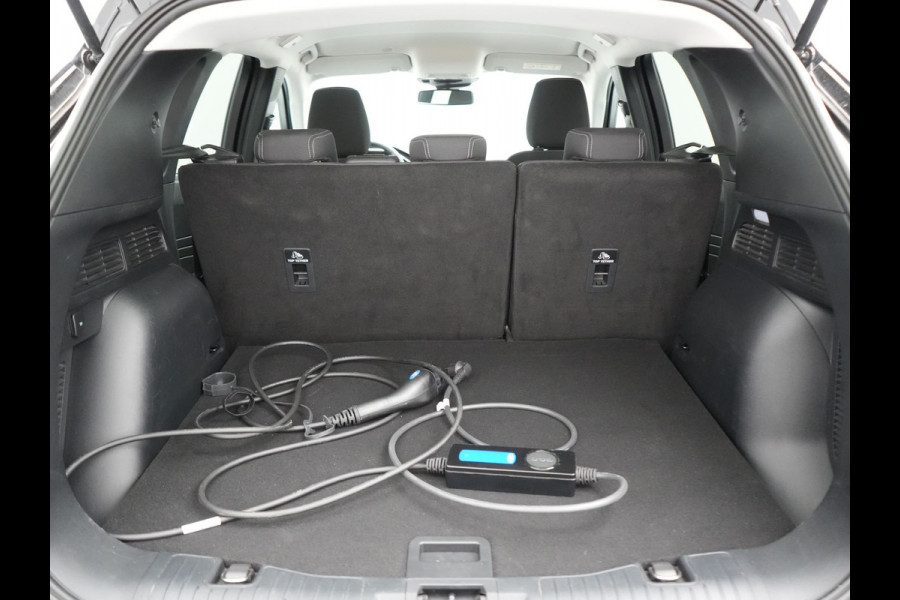 Ford Kuga 2.5 Titanium PHEV 225pk Dealer O.H. | Adaptive Cruise | 360 Camera | Voorstoelen Verwarmd | Keyless | Blis | Navigatie | DAB | Virtual | Plug In Hybrid |